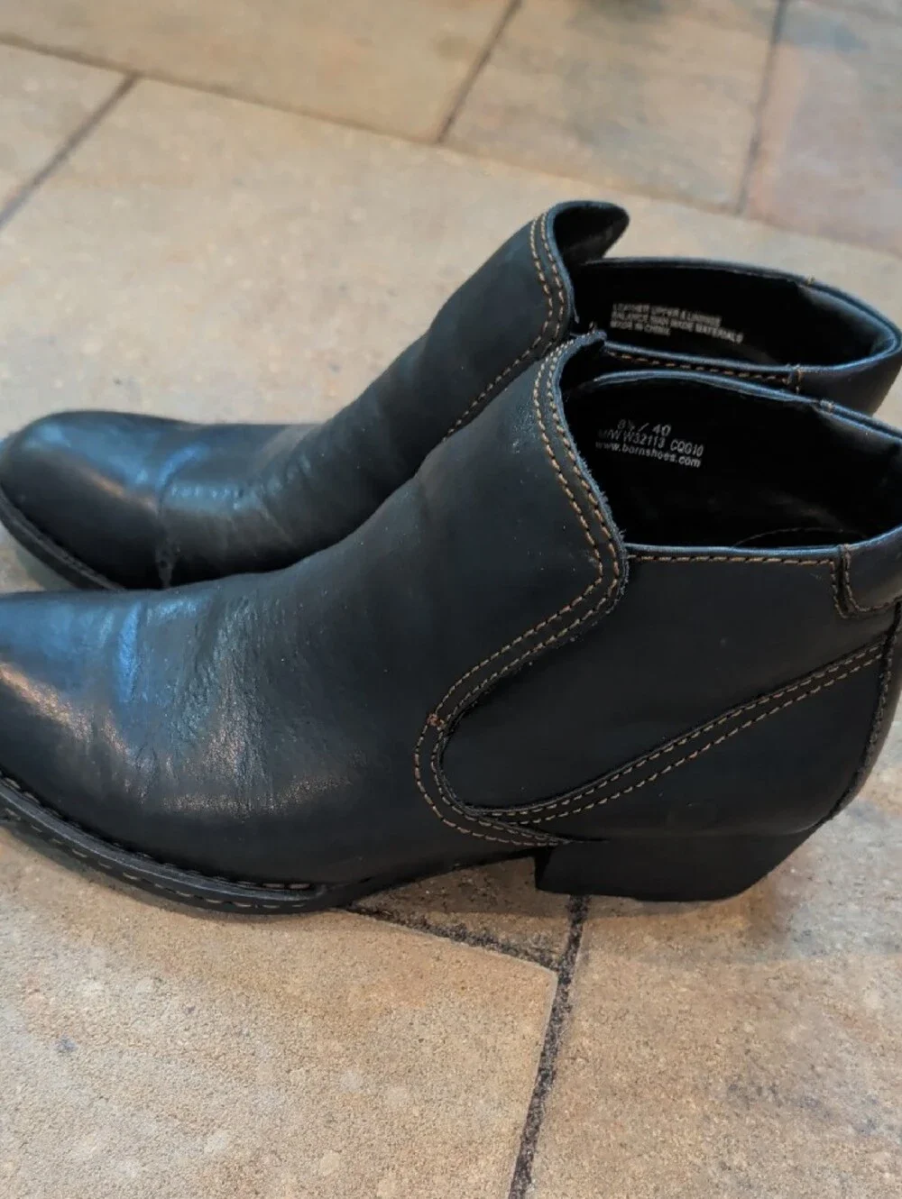 Born Black Leather Chelsea-Style Ankle Boots with Contrast Stitching